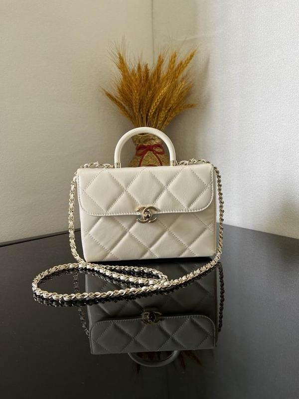 Chanel Handbags 711